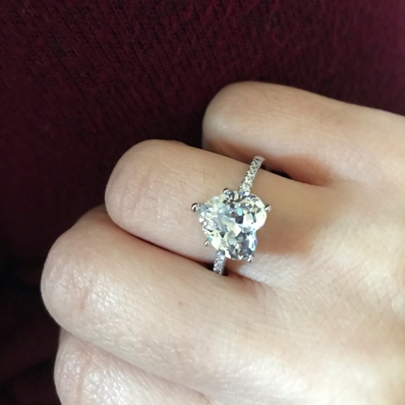 Cubic Zirconia Sterling Silver Heart Ring Size 6 - Picture 2 of 3